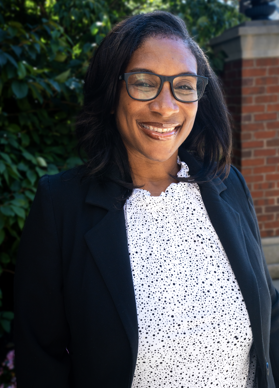 Ernia Evans Sims headshot