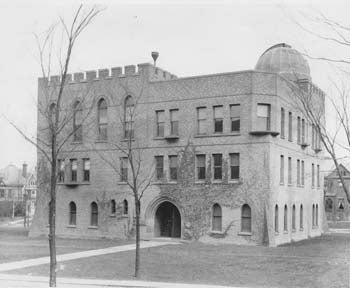 Physics Building with 1899 addition