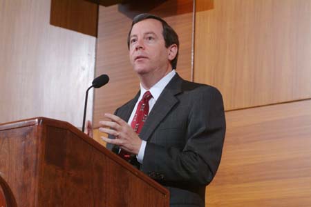 Edward M. Hundert gives the State of the University address, 10/8/2003