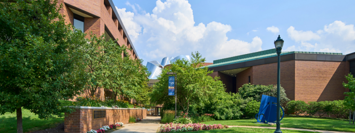 Gund Hall front entrance