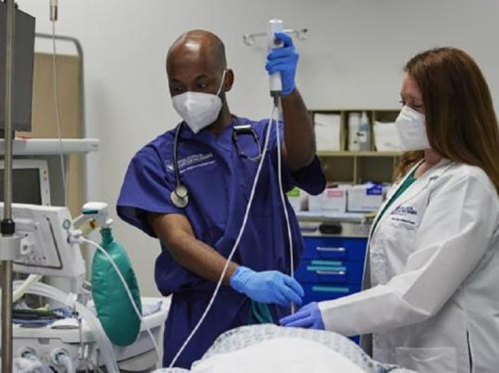 CWRU Master of Science in Anesthesia students in a simulation lab