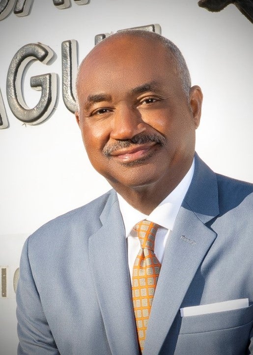 Oliver Gross headshot